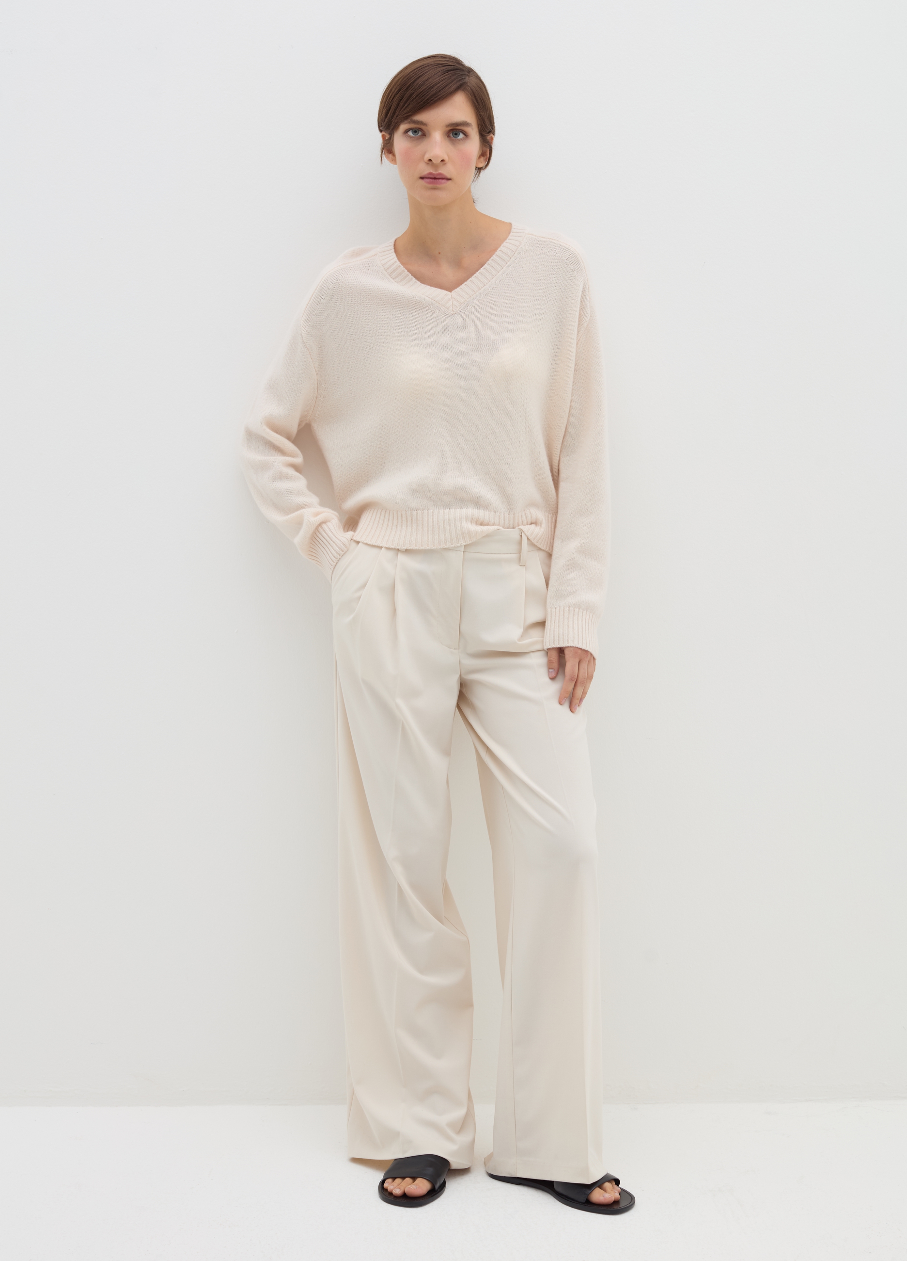 Stefanel - Pullover in cashmere con scollo a V, Donna, Beige chiaro, Taglia M