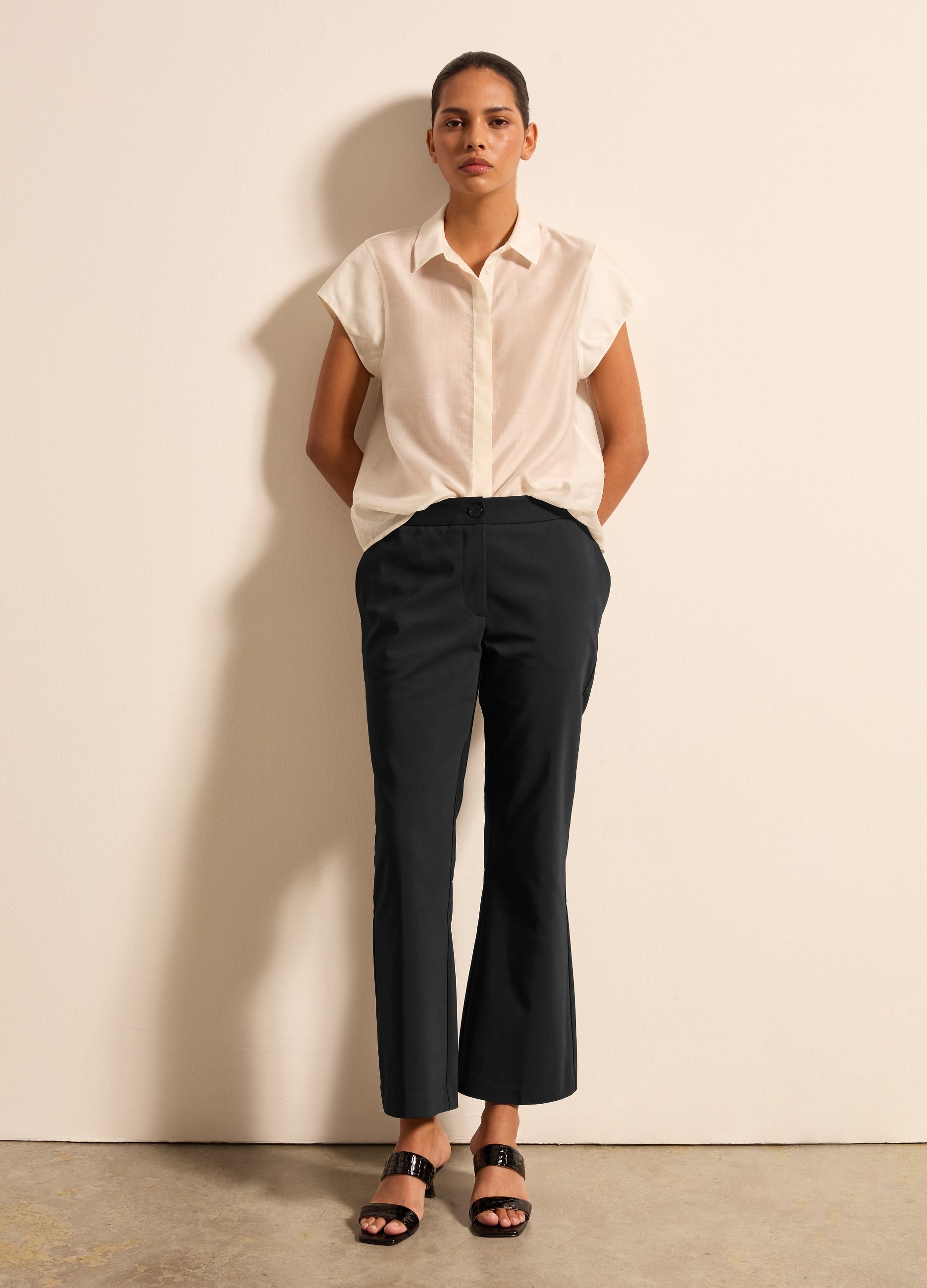 Stefanel - Pantalone flare fit cropped, Donna, Nero, Taglia 38