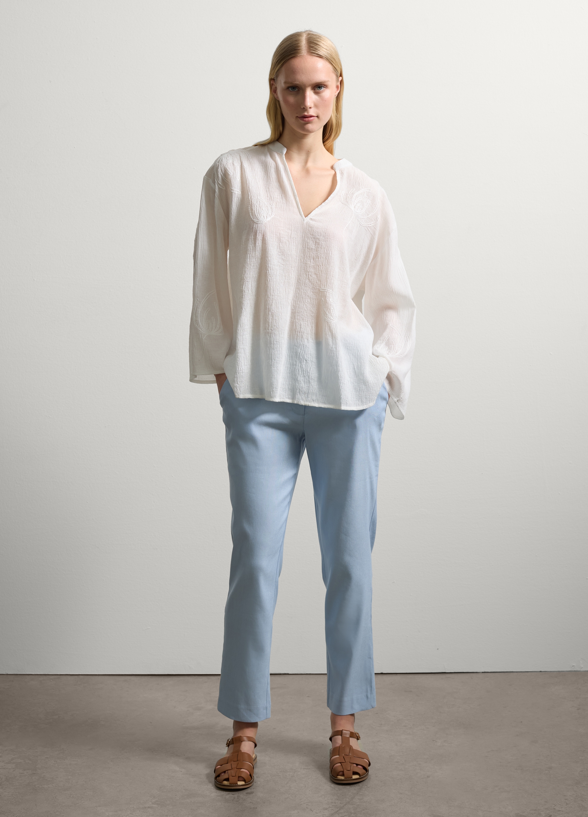 Stefanel - Pantalone slim fit in lino e viscosa stretch, Donna, Blu chiaro, Taglia 38