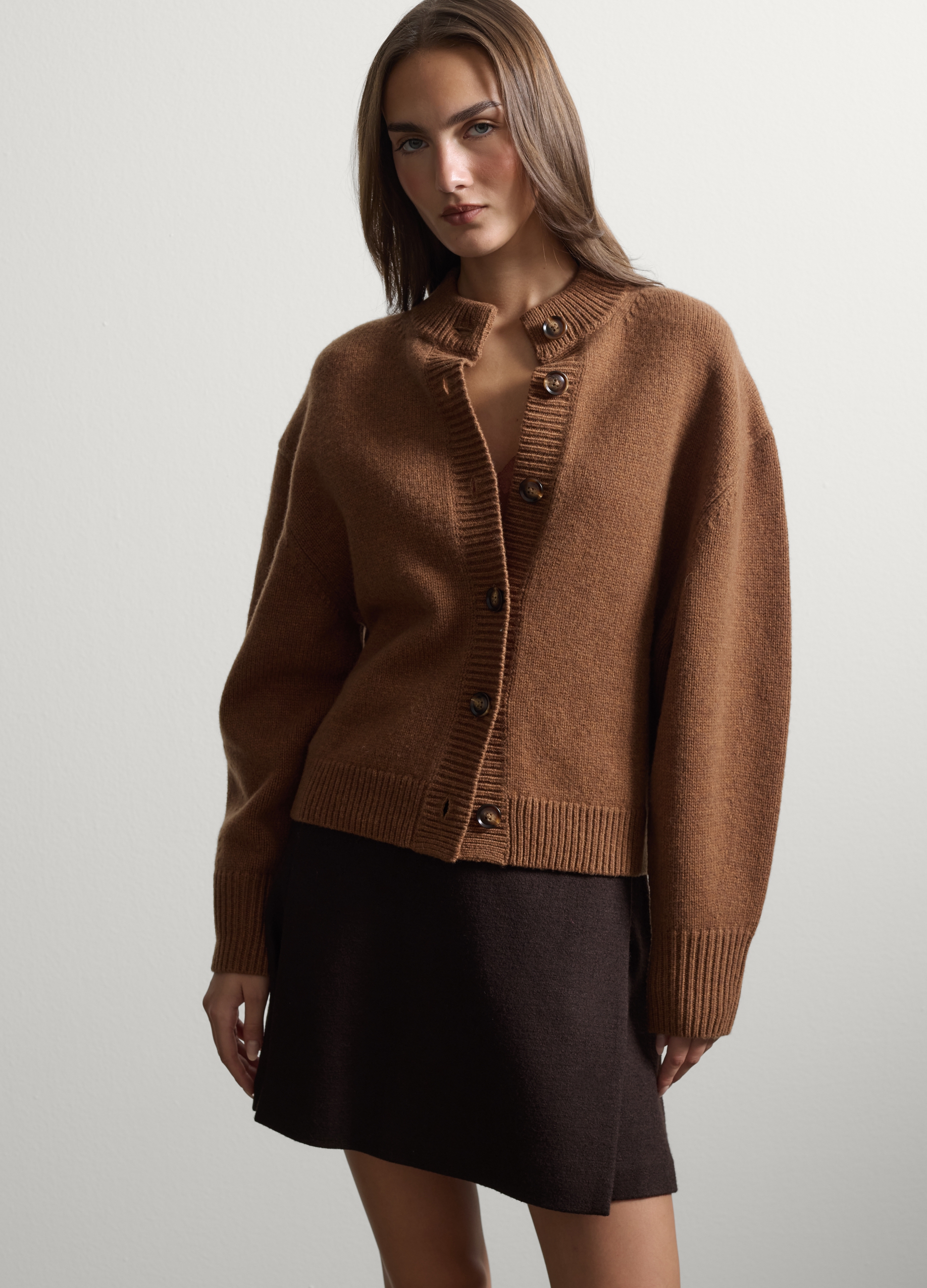 Stefanel - Brauner Cardigan aus reiner Wolle mit Rundhalsausschnitt, Regular Fit, Damen, Cognacbraun