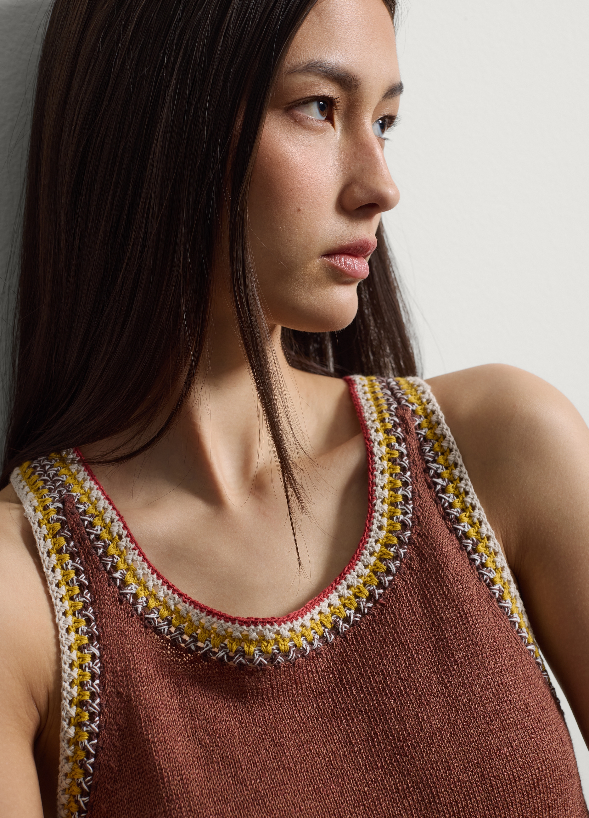 Stefanel - Tank top marrone in misto lino con profili a contrasto regular fit, Donna, Marrone, Taglia M