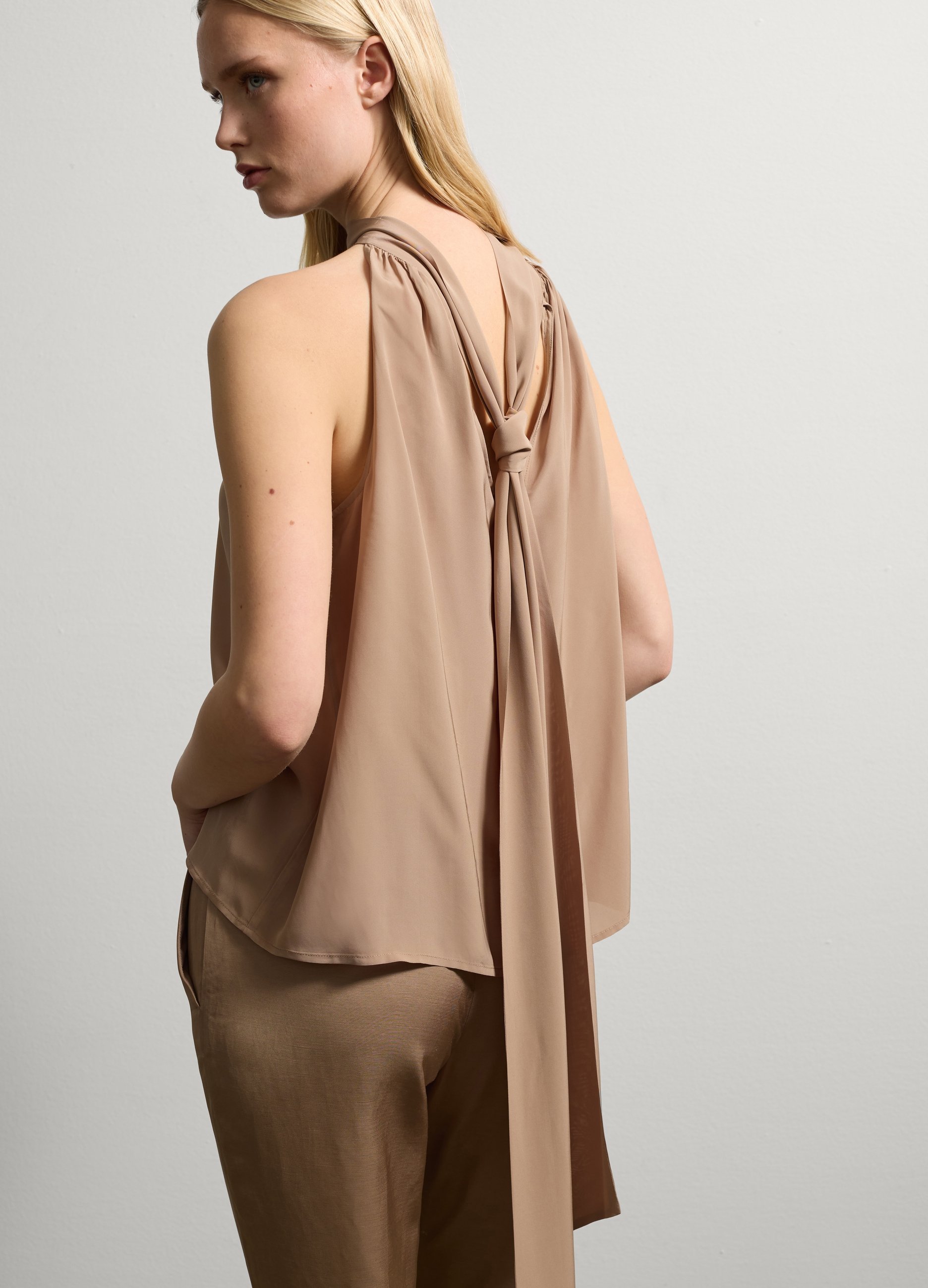 Stefanel - Blusa con nodo sulla schiena, Donna, Beige, Taglia XS