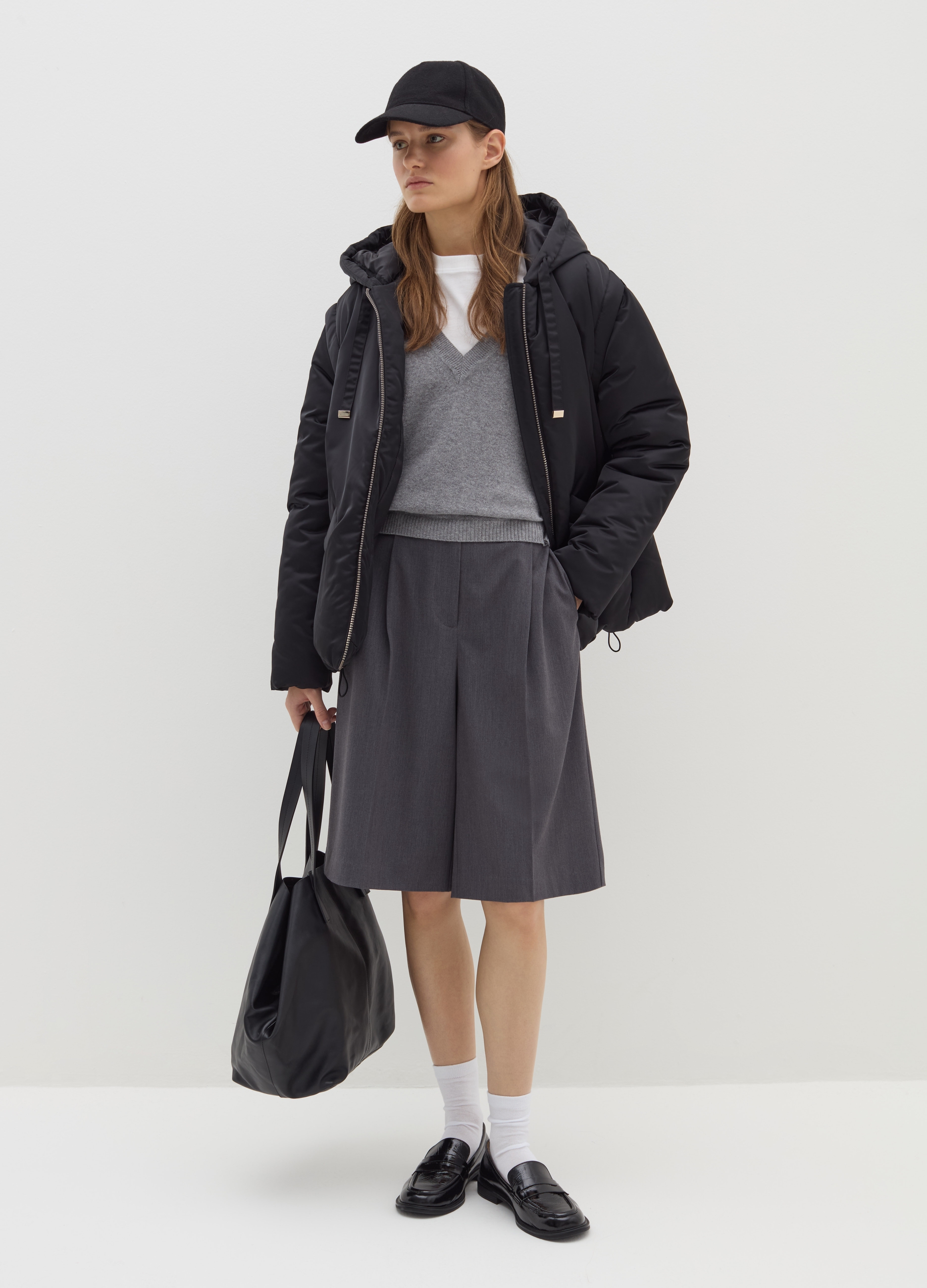 Stefanel - Piumino corto effetto satin con maniche staccabili, Donna, Nero, Taglia XS