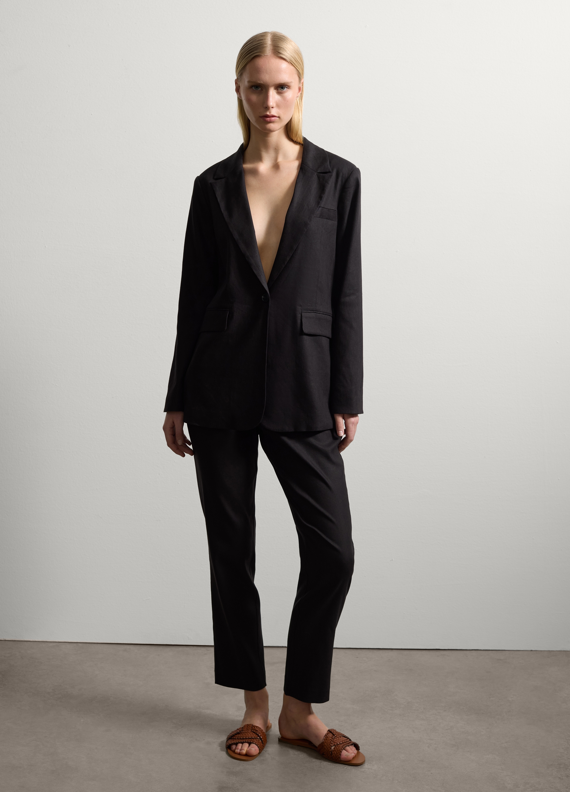 Stefanel - Pantalone slim fit in lino e viscosa stretch, Donna, Nero, Taglia 36